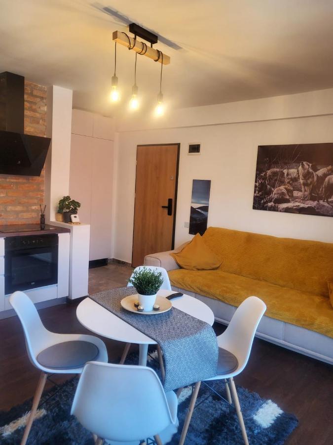 Casa Larisa - Wolves Apartment Sinaia Esterno foto