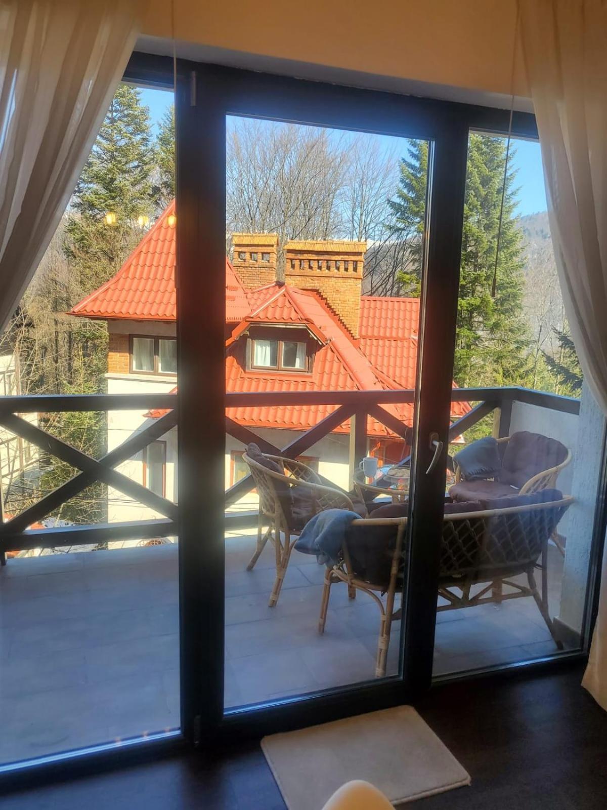 Casa Larisa - Wolves Apartment Sinaia Esterno foto